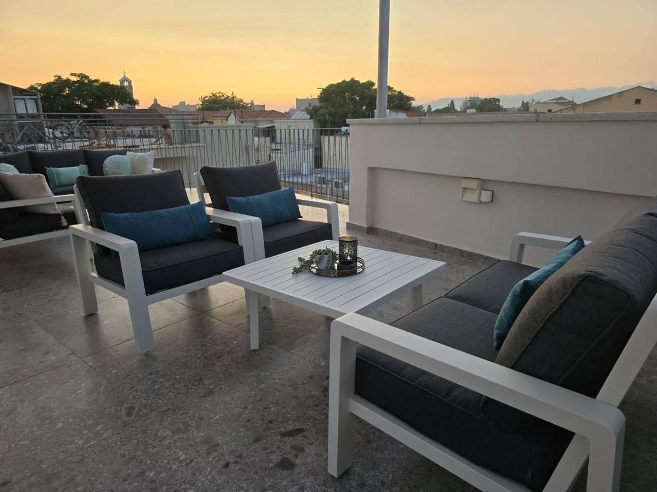 Martin Nicosia City Suites Exterior photo